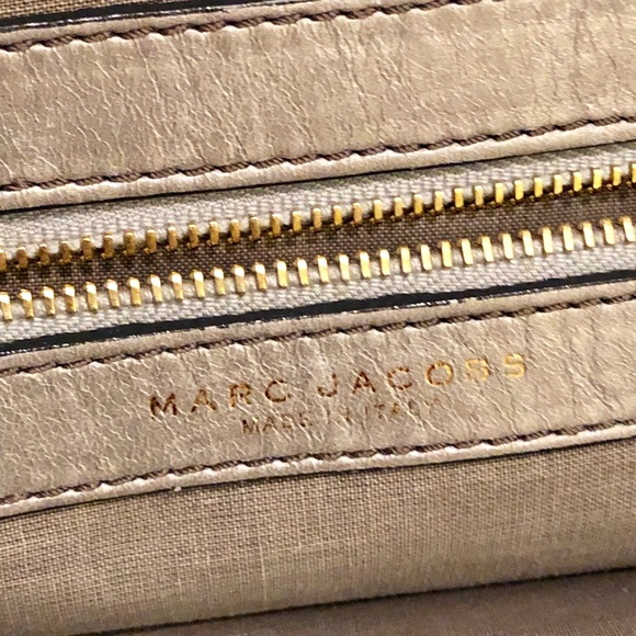 💯Authentic Marc Jacobs metallic quilted bag - Picture 8 of 8